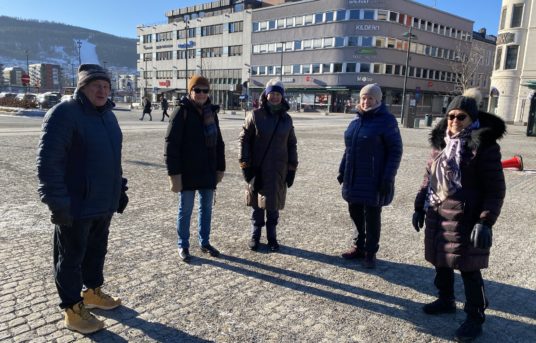 Vandring i kulde og vind i Drammen – Drammensbadet stengt